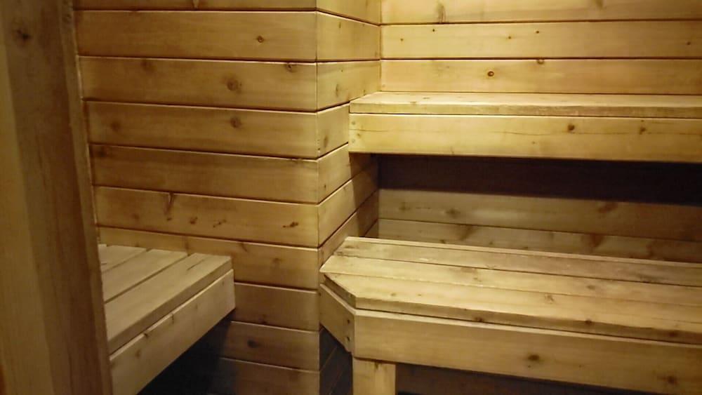 Rustic Woodland Lodge photo 10