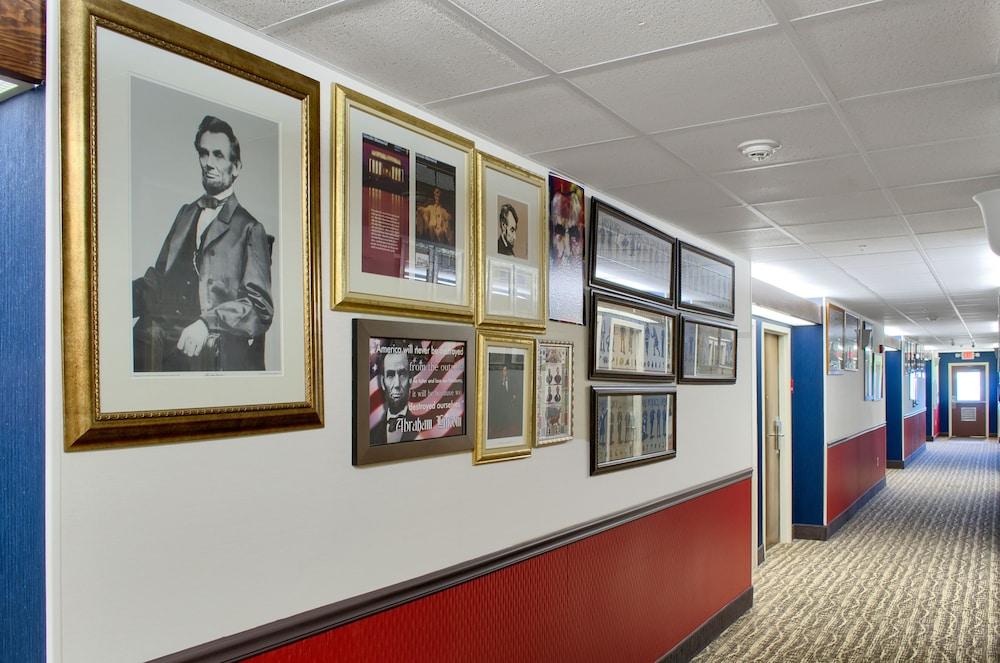 Hometown Inn photo 10