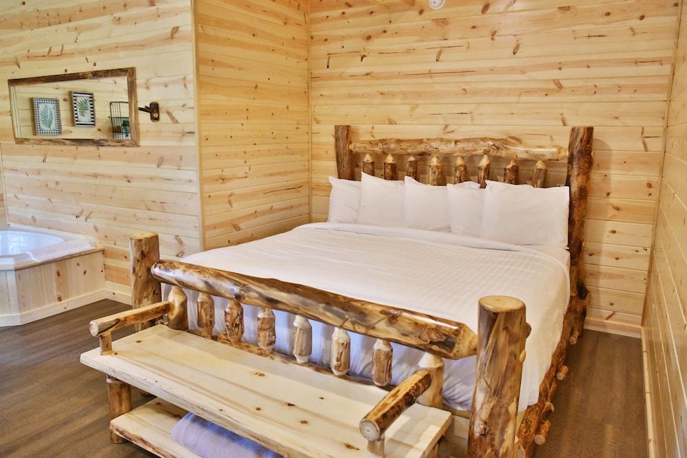 Cricket Hill Lodge & Cabins photo 54