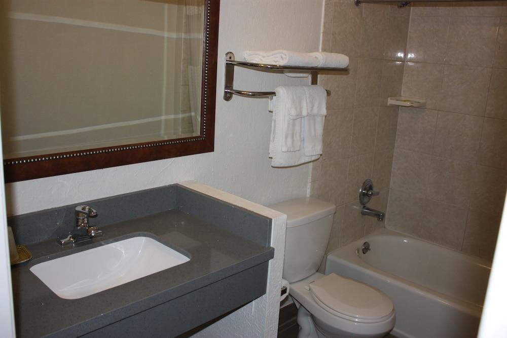 Express Inn photo 14