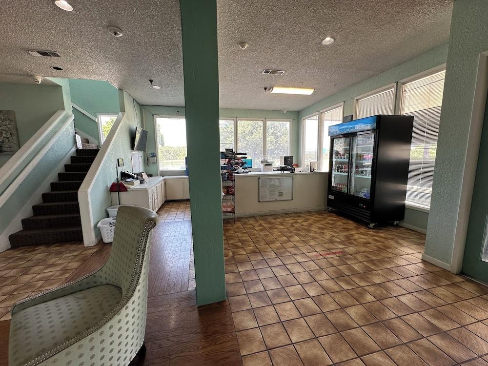 Home Suites Hill Country photo 34
