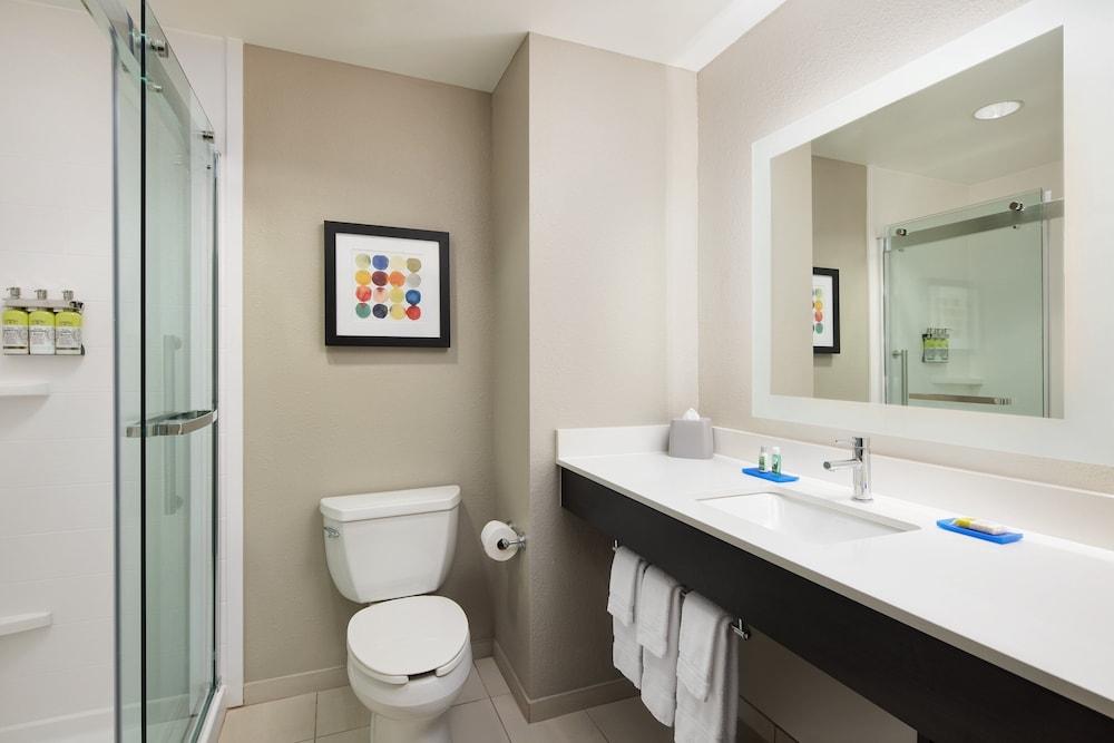 Holiday Inn Express & Suites Seymour by IHG photo 12