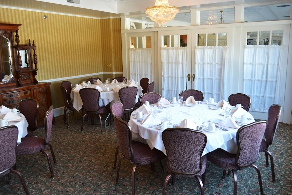 Stafford's Bay View Inn photo 2