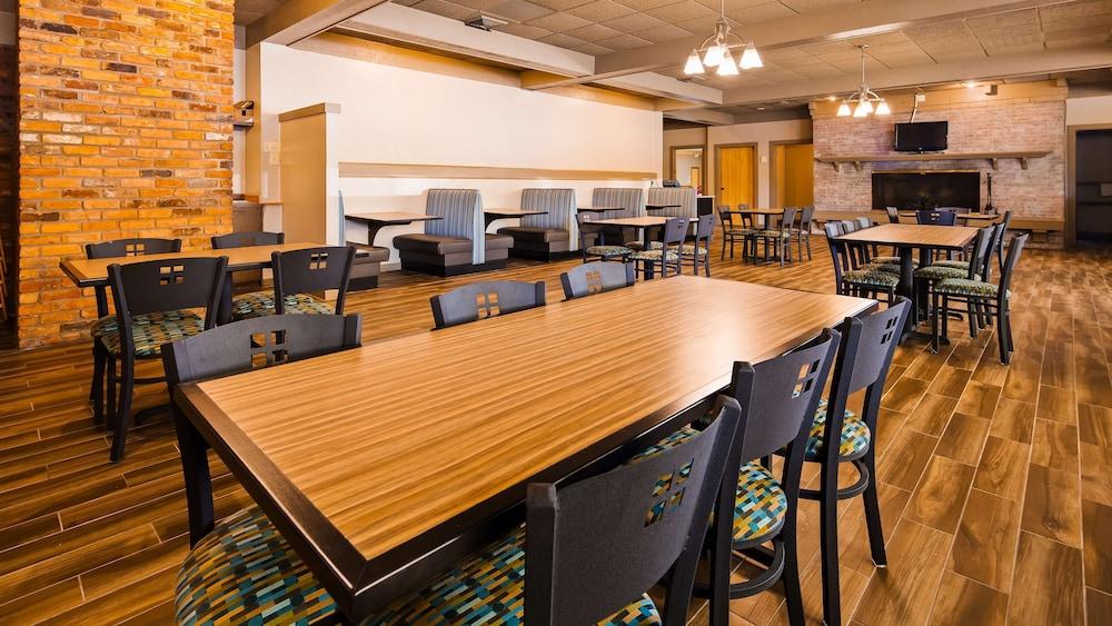 Best Western Woodhaven Inn photo 13