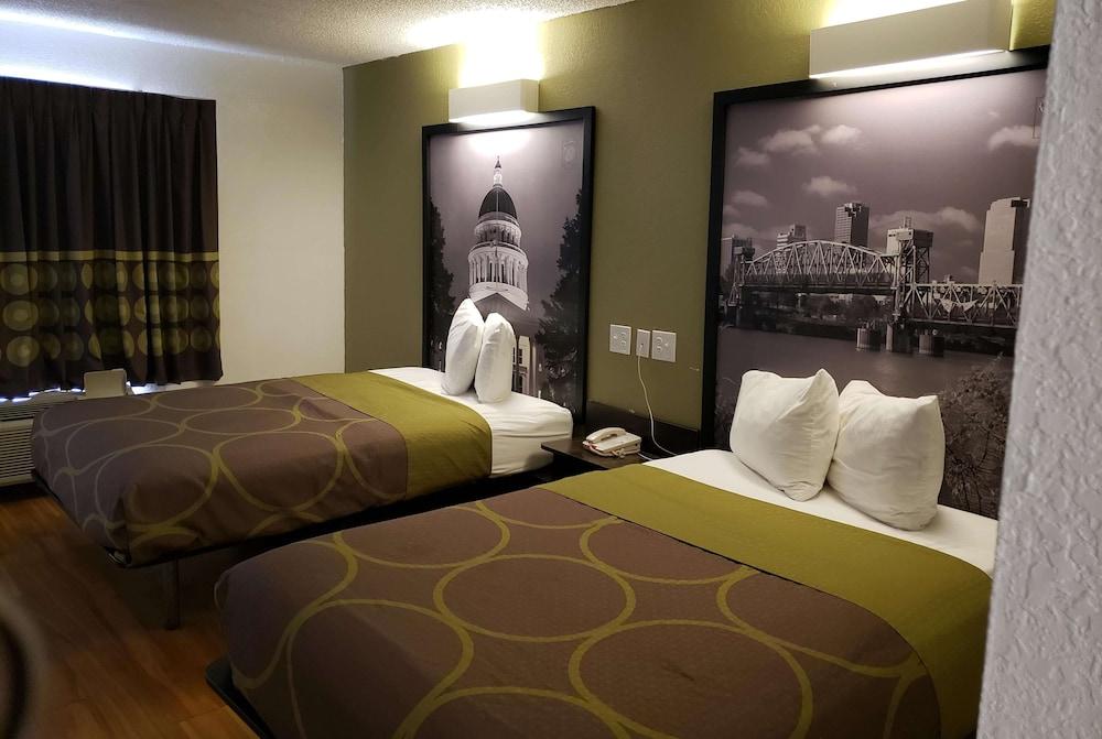Super 8 by Wyndham Fort Smith photo 7