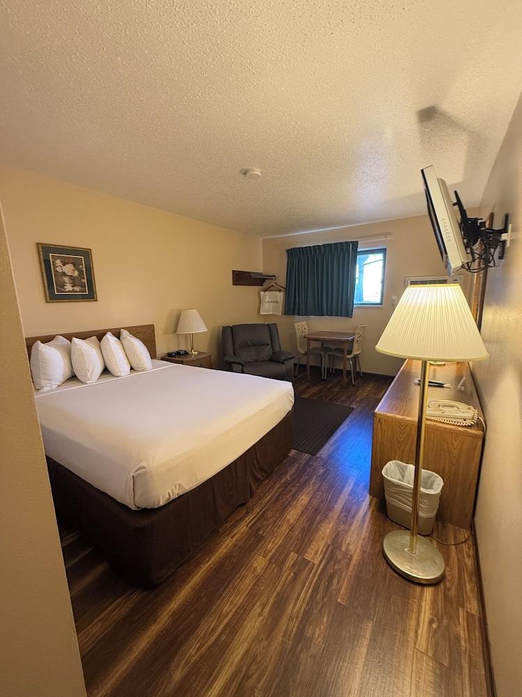 Americas Best Value Inn Torrington photo 8
