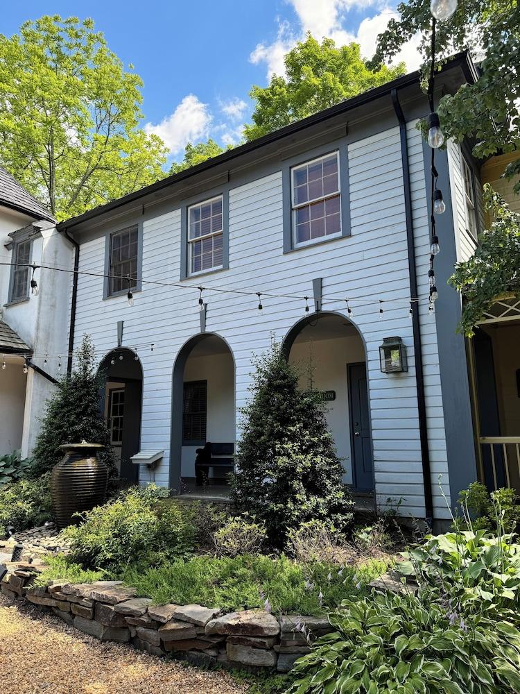 The Inn at Gristmill Square photo 3