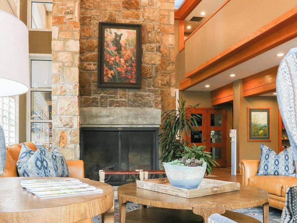 The Greystone Lodge on the River photo 6