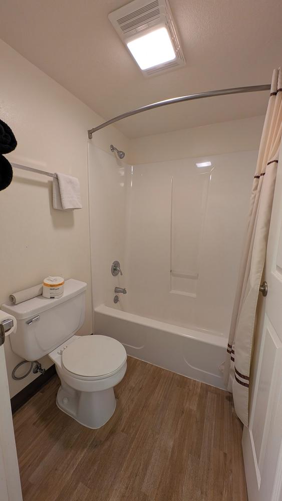 Himont Motel photo 20