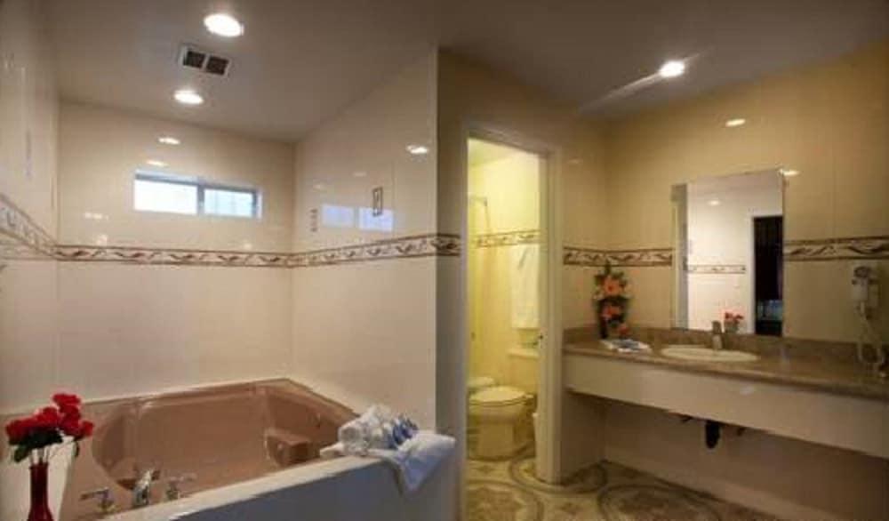 Palace Inn Oxnard photo 46