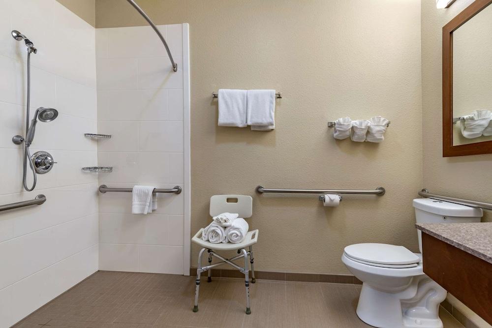 Comfort Inn & Suites Texas Hill Country photo 25