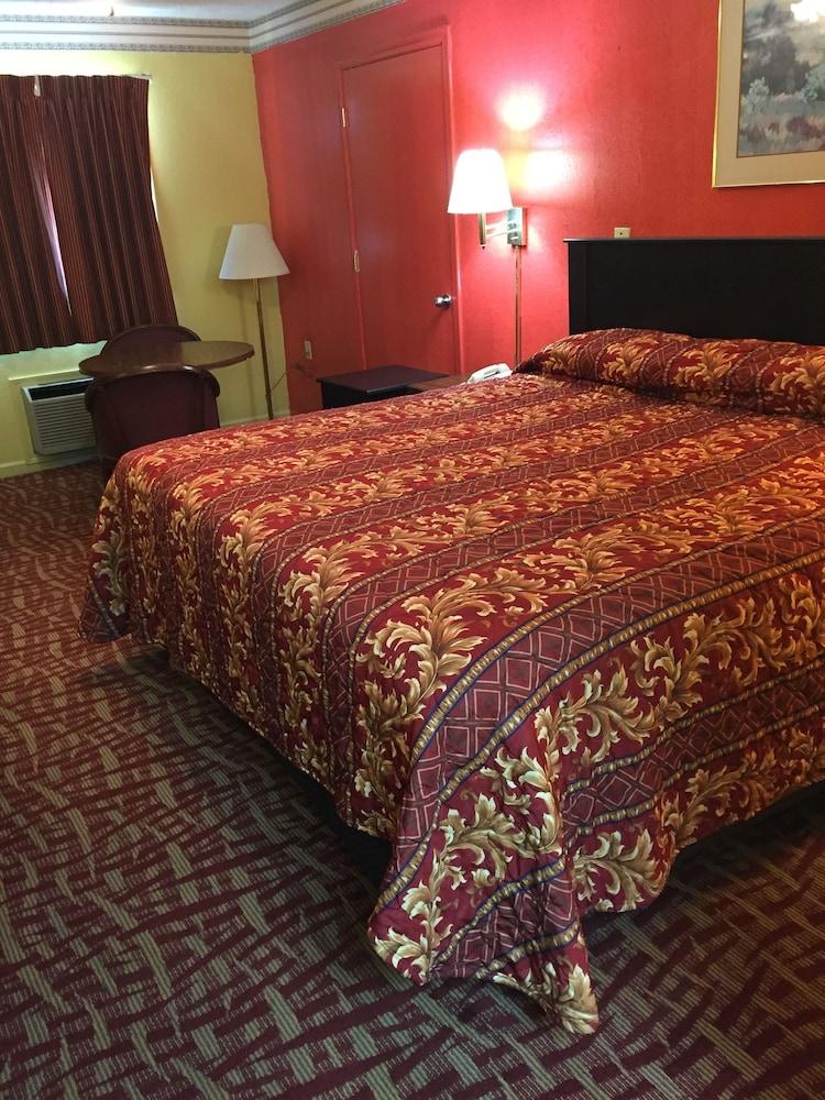 Lexington Inn photo 12