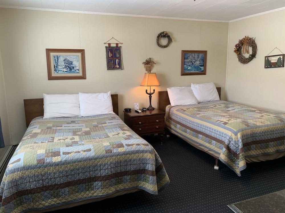 Carroll Motel & Cottages photo 10
