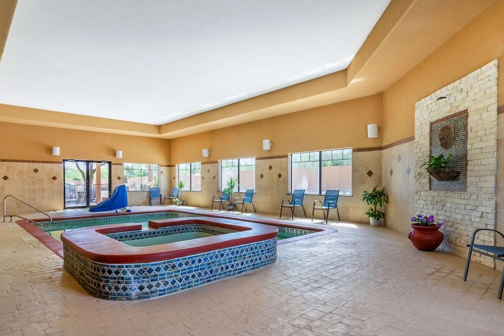 Best Western Plus Lytle Inn & Suites photo 1