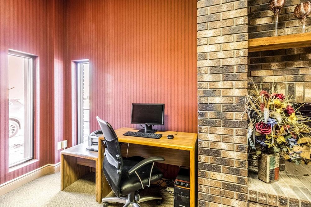 Econo Lodge Valley City photo 41