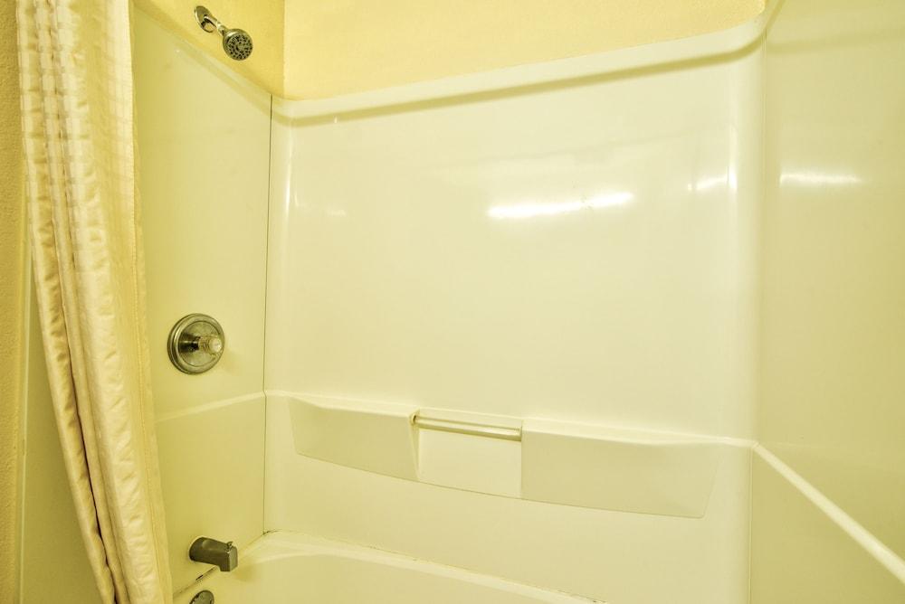 Clearwater Hotel photo 52