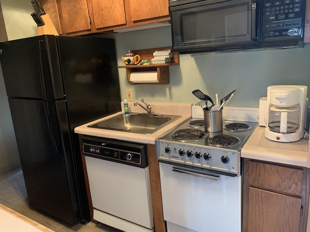 Laurel Inn Condominium photo 61