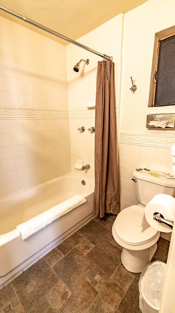 Sands Motel photo 2