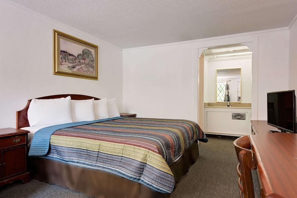 Knights Inn Macedonia photo 2