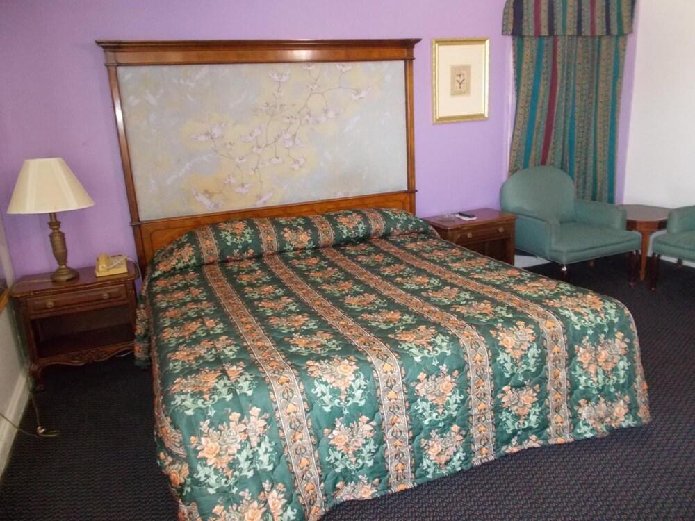 Hillside Motel photo 48