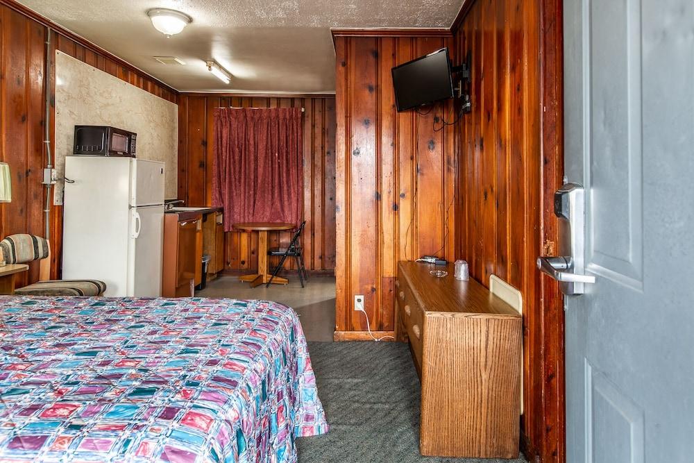 Autzen Inn photo 40