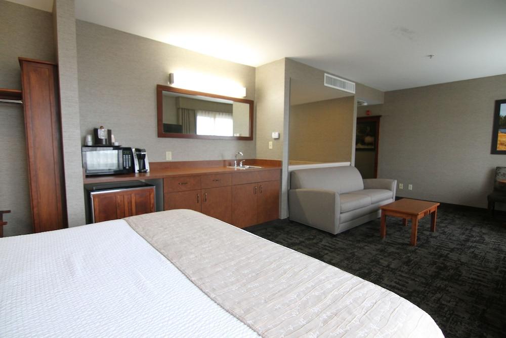 Casper C'mon Inn Hotel & Suites photo 16