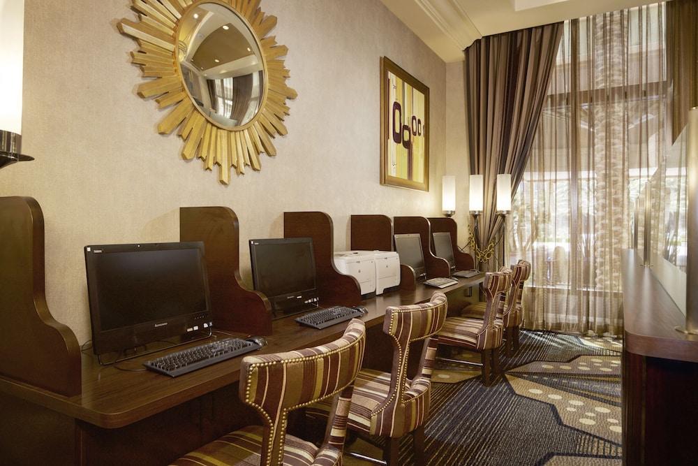 Hilton Grand Vacations Club on the Las Vegas Strip photo 17
