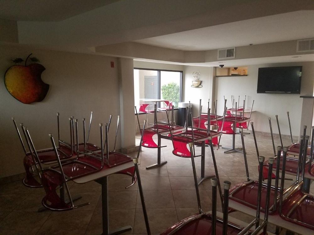 Infinity Inn & Suites photo 17