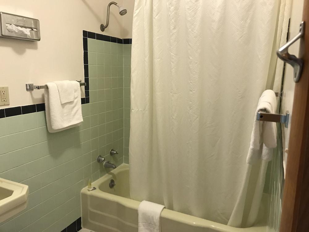 Motel Grand photo 9
