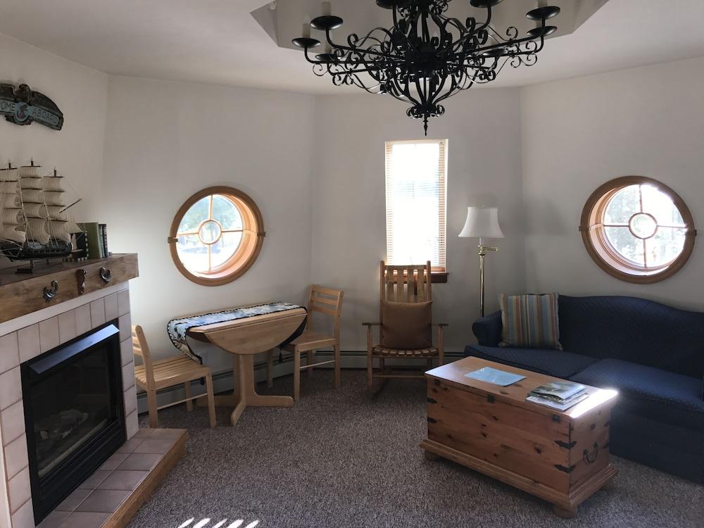 Harbor Light Inn photo 79