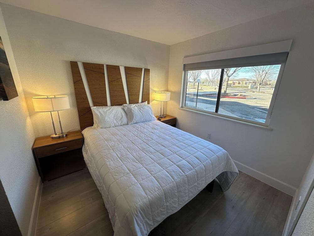 B&J HOTELS photo 24