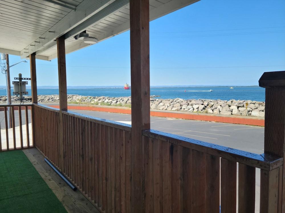 Islander Westport photo 85