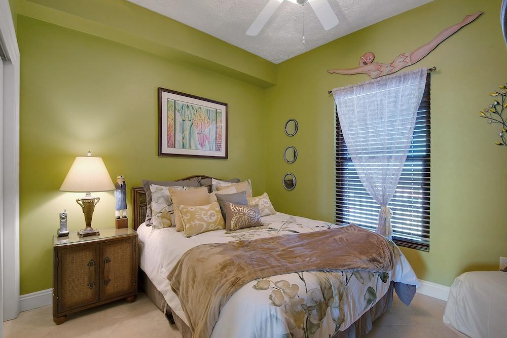 Gulf Crest Condominiums photo 4