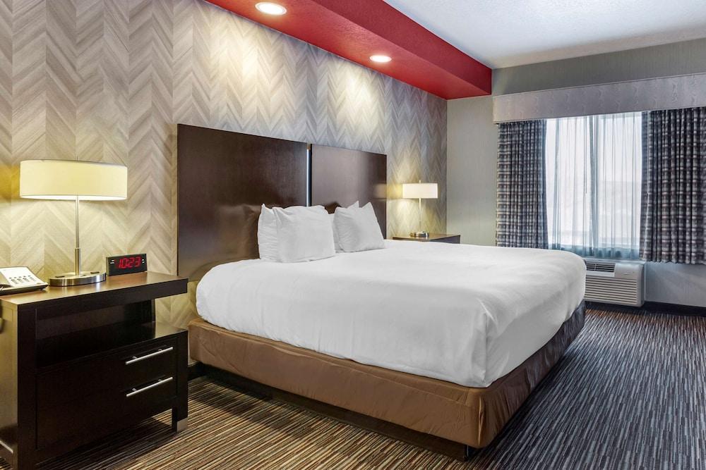 Best Western Plus Gallup Inn & Suites photo 13