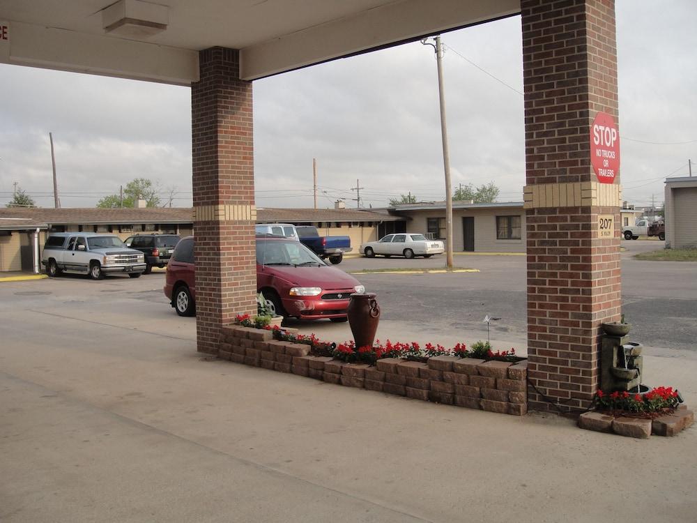 Trails West Motel photo 15