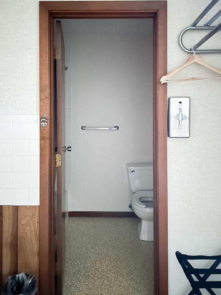 The Trail Inn - Slayton, MN - HWY 59 photo 3