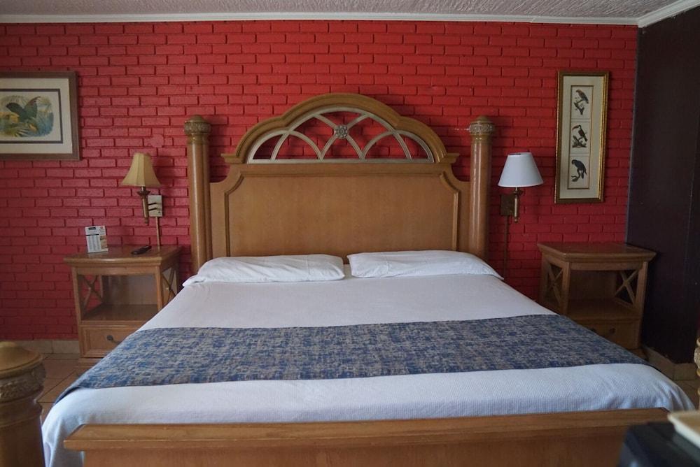 La Hacienda Hotel photo 2
