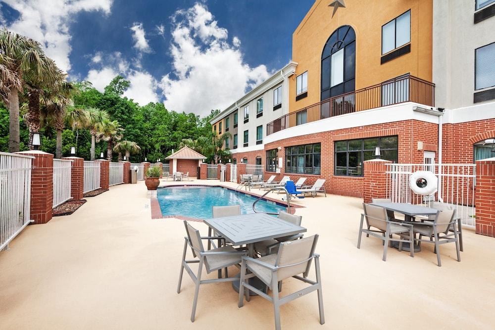 Holiday Inn Express Hotel & Suites Orange by IHG photo 29