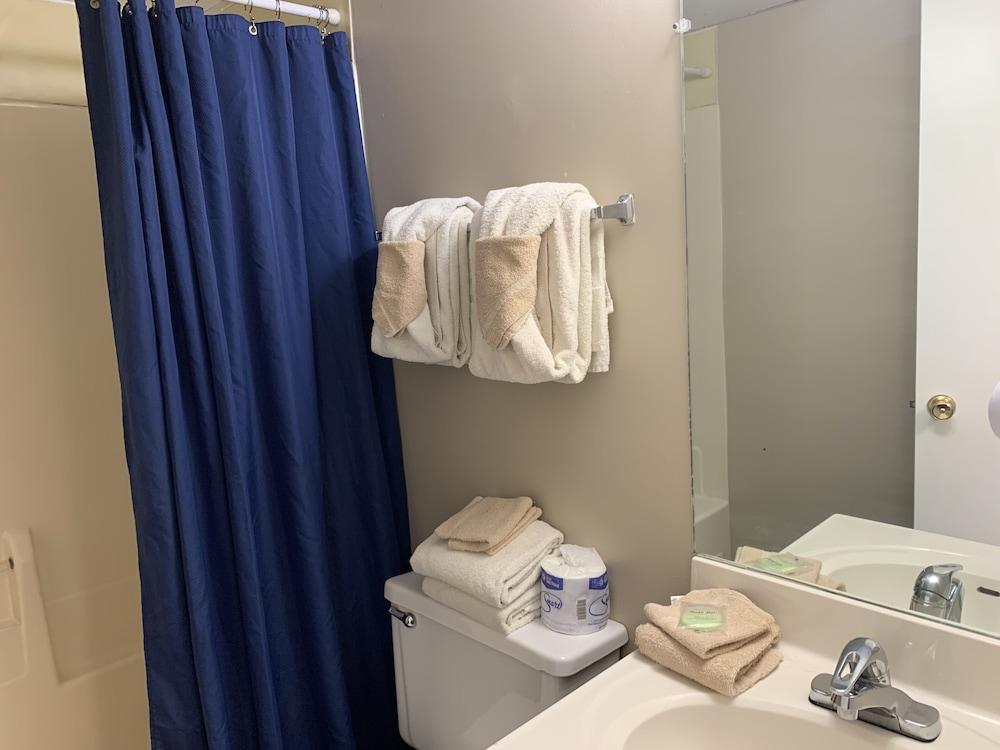 Oak Square Rentals photo 92