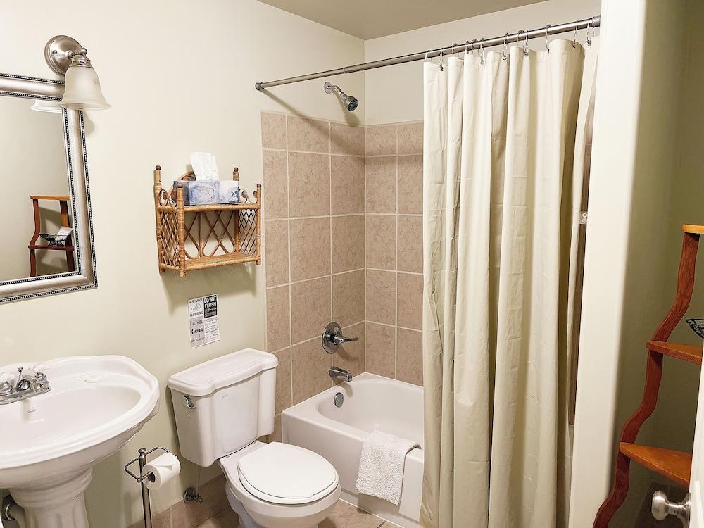 The Eagles Nest Inn photo 7