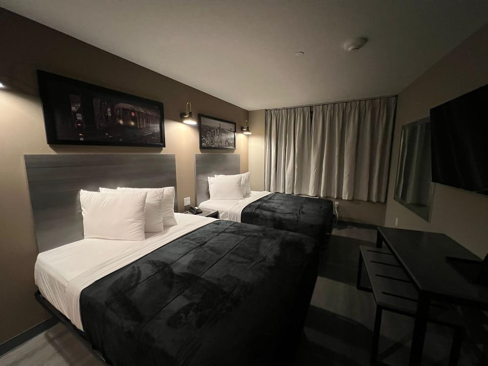 LIV Hotel Bronx - Newly Built photo 19