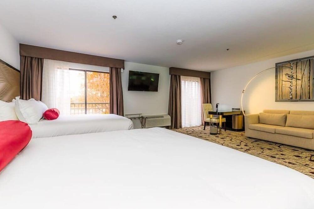 Regalia Hotel & Conference Center photo 14