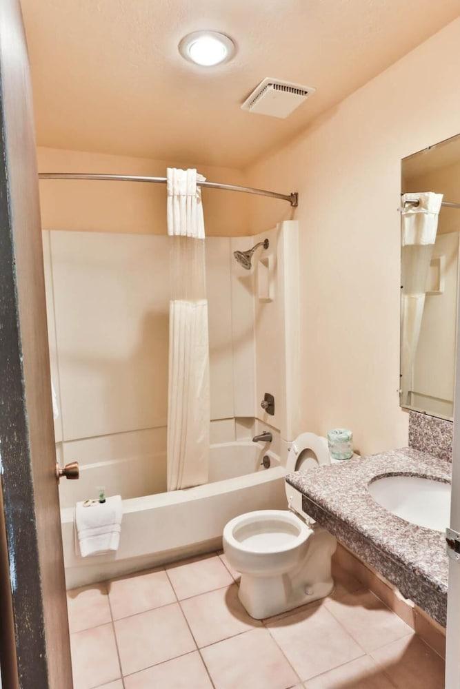 Country Inn photo 35