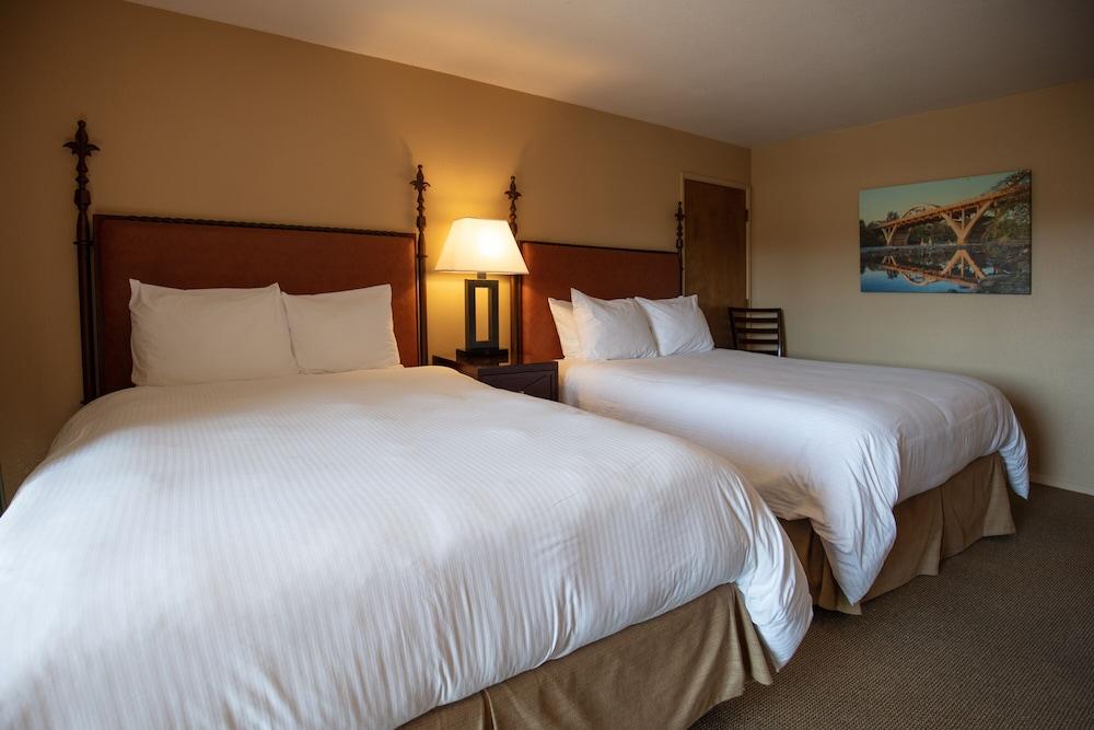 Riverside Inn photo 15