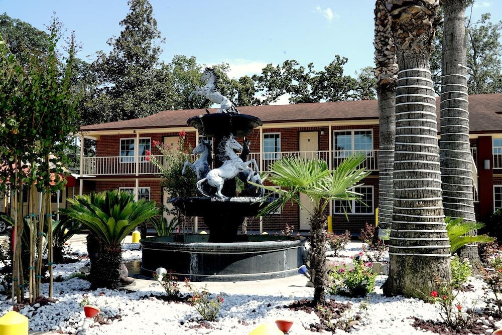 Savannah Inn and Suites photo 28