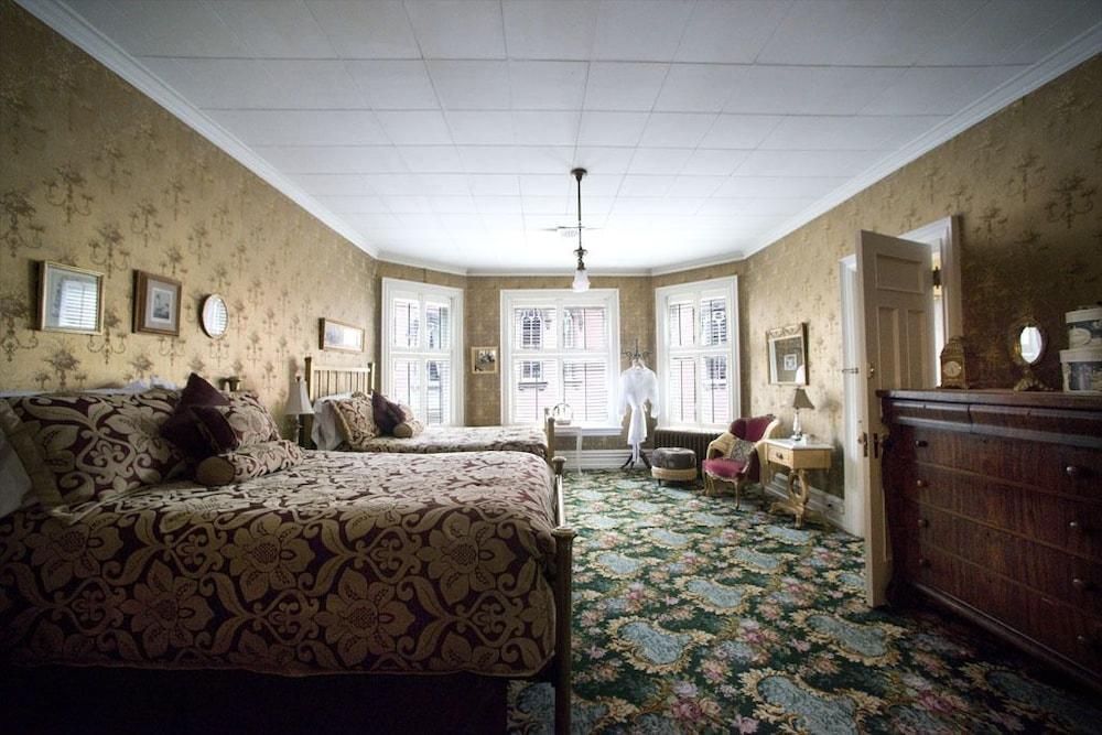 The Peter Herdic Inn photo 12