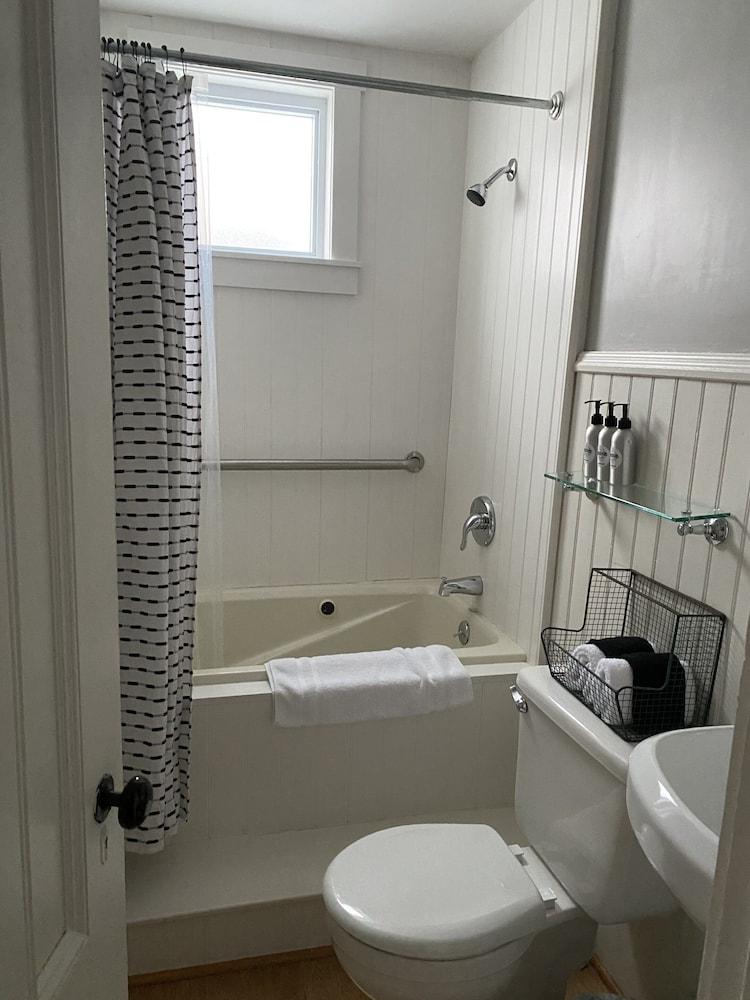 Sunset Hill House photo 53