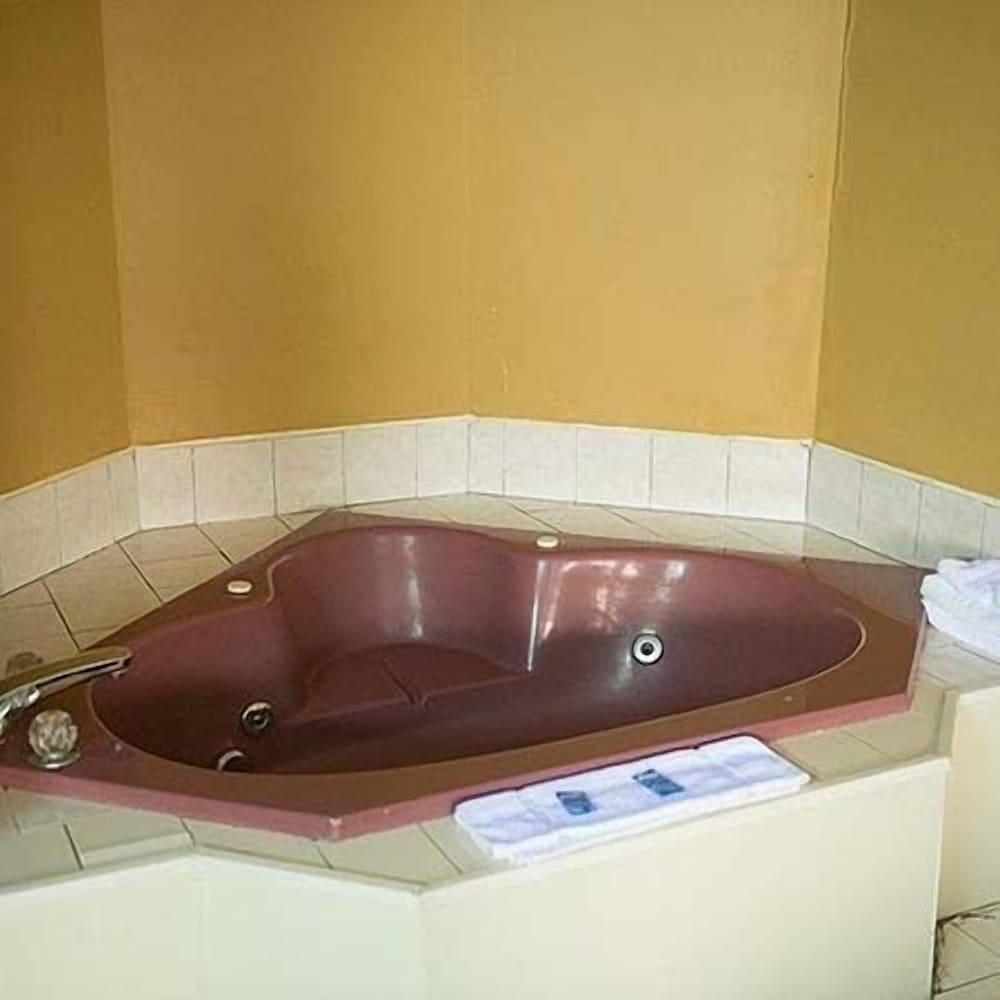 Budget Motor Lodge photo 5