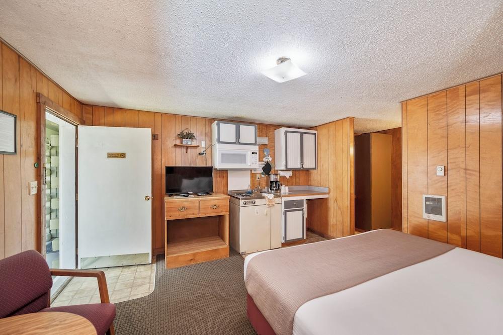 Birch Glen Hotel photo 26