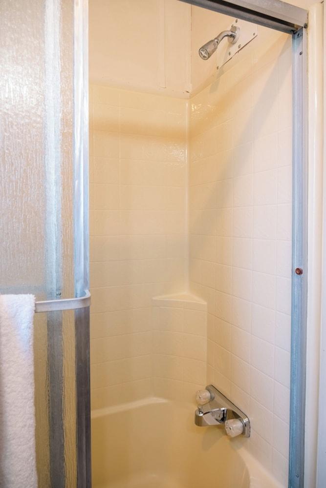 Black Meadow Landing photo 52